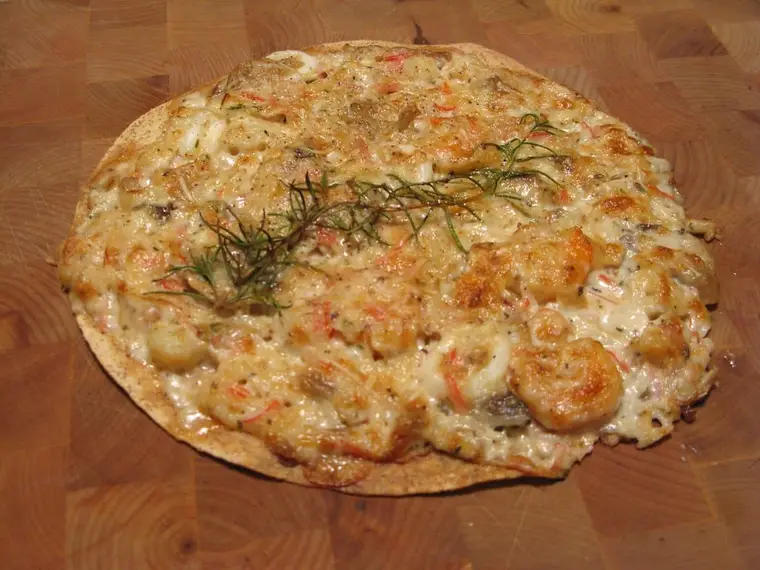 Poêle de gnocchi dorés aux courgettes et mozzarella fondante